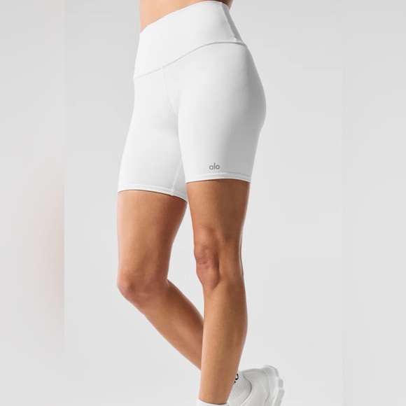 ALO Yoga high waist biker short, Women's XS White Shorts - Picture 2 of 6